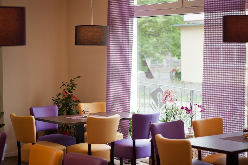 Cafe Hehrlich - Cafe, Pension & Mehr Bad Tennstedt Exteriör bild