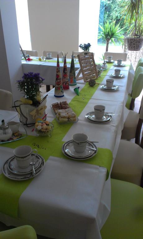 Cafe Hehrlich - Cafe, Pension & Mehr Bad Tennstedt Exteriör bild